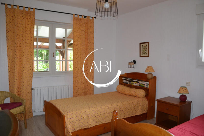 Maison traditionnelle - 164 m² - 6 pièces