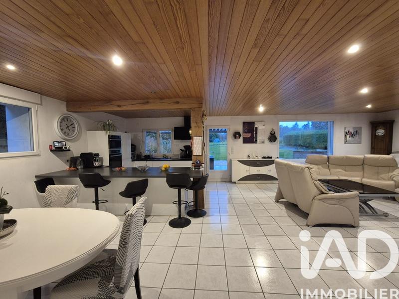 Maison - 177 m² - 6 pièces