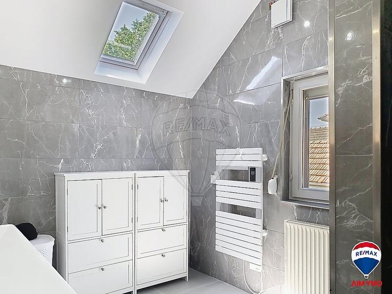 Maison - 93 m² - 5 pièces