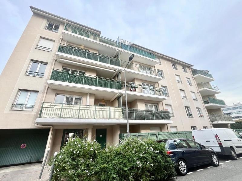 Appartement - 81 m² - 4 pièces