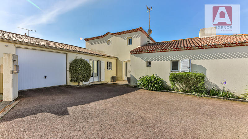 Maison - 180 m² - 7 pièces