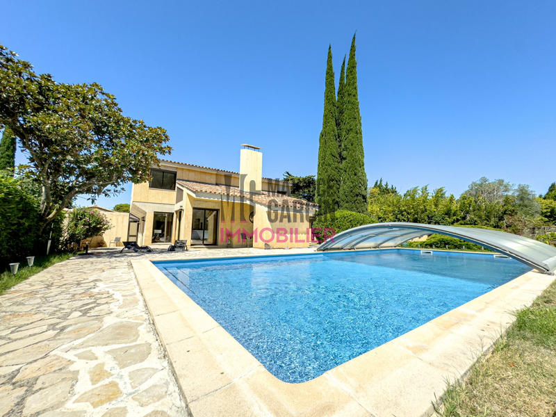 Maison - 211 m² - 6 pièces