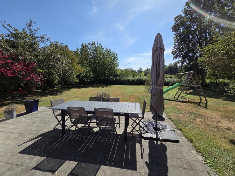 Pavillon - 199 m² - 8 pièces