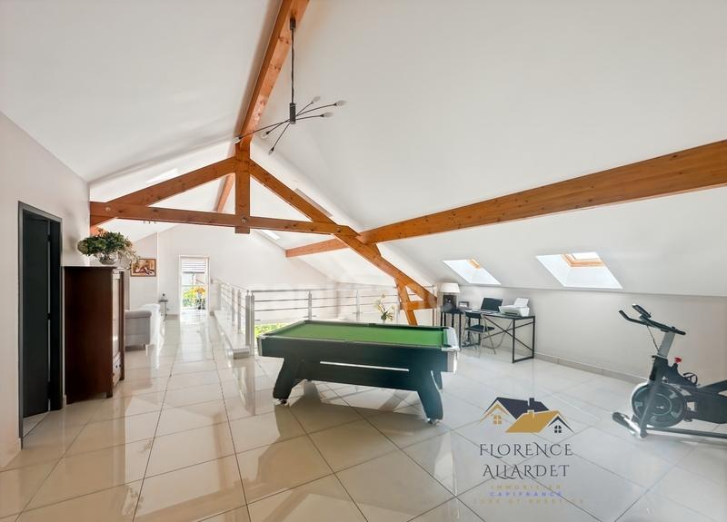 Maison - 242 m² - 5 pièces