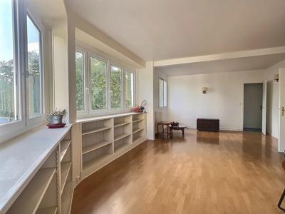 Appartement - 96 m² - 5 pièces