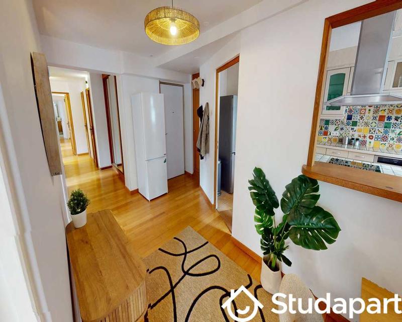 Chambre - 75 m² - 1 pièce