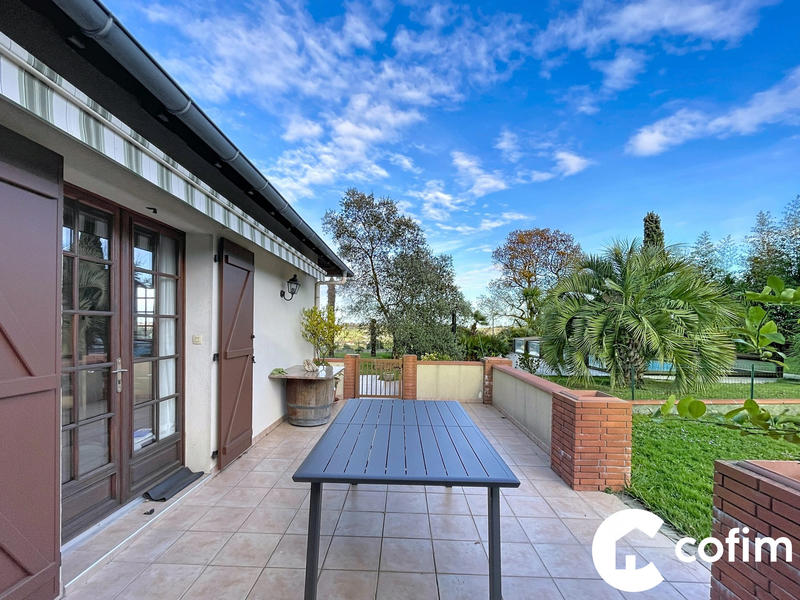 Maison - 258 m² - 12 pièces