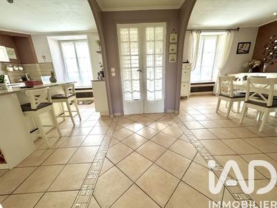 Maison - 179 m² - 8 pièces
