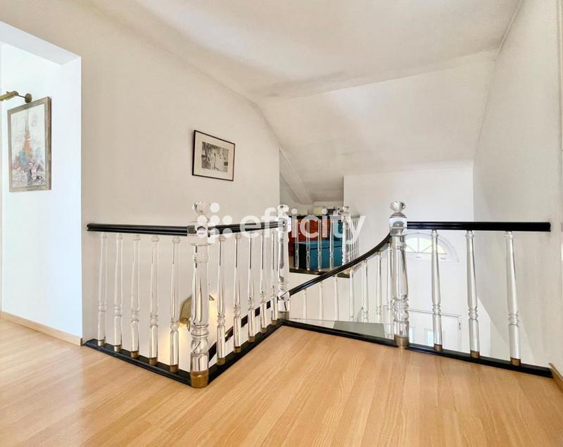 Maison - 175 m² - 8 pièces