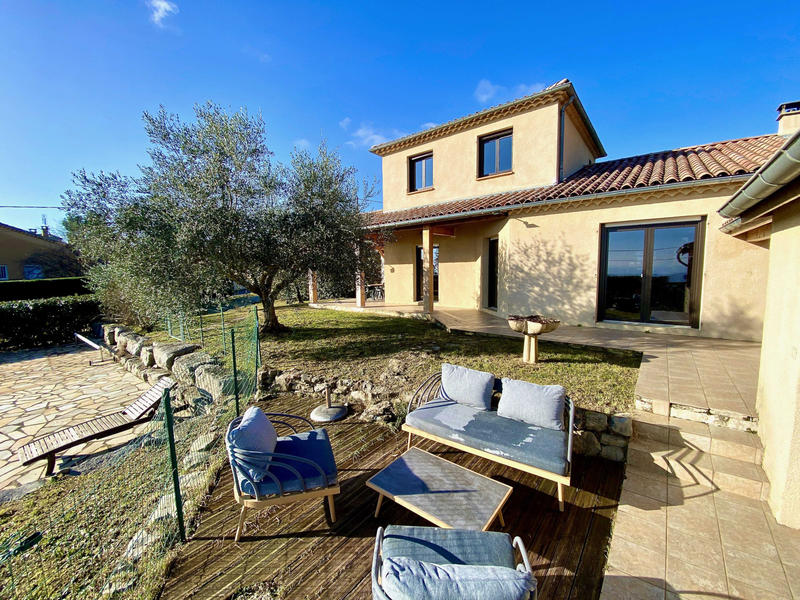 Maison - 133 m² - 9 pièces