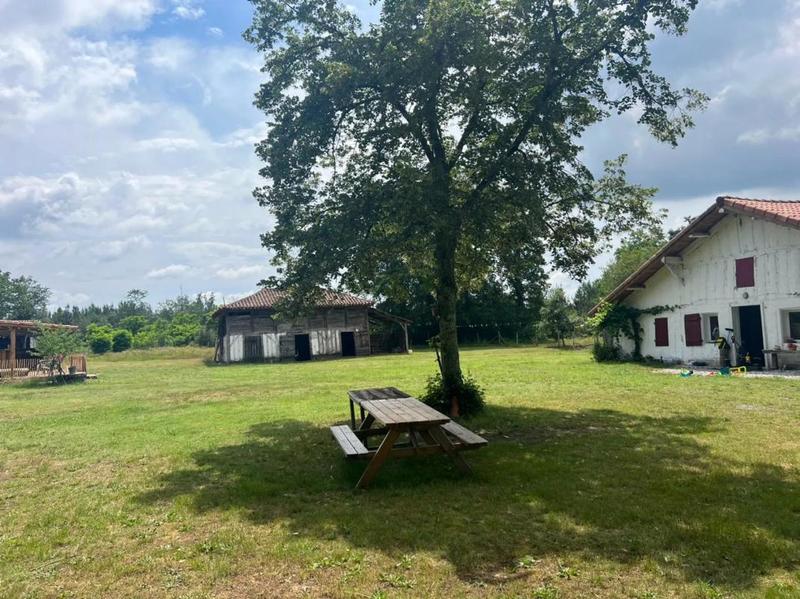 Propriété - 90 m² - 5 pièces