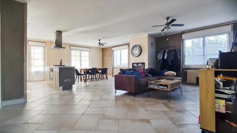 Maison - 195 m² - 7 pièces