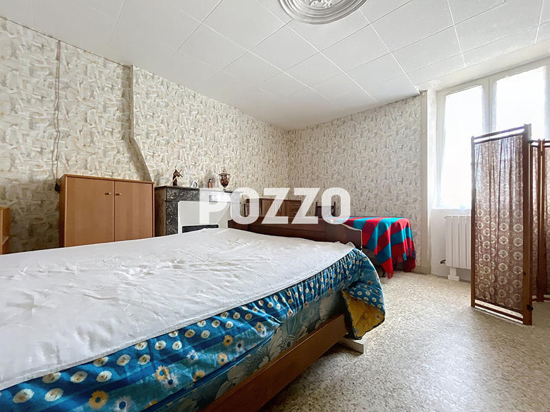 Maison - 180 m² - 8 pièces