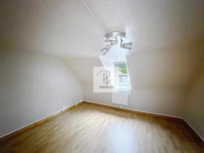 Maison jumelée - 74 m² - 3 pièces