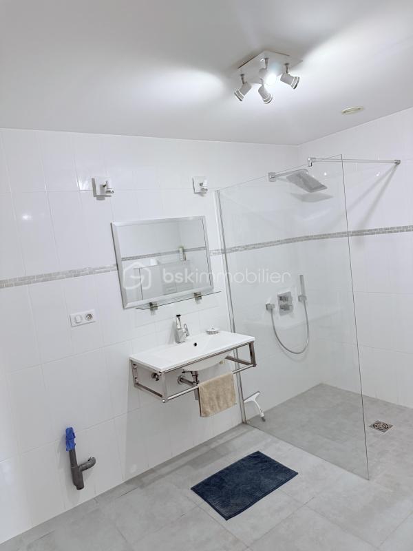 Maison traditionnelle - 170 m² - 7 pièces