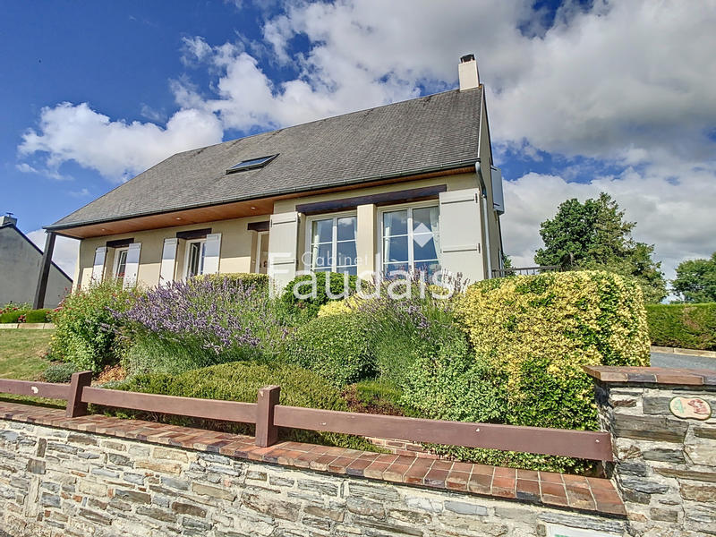 Maison - 137 m² - 6 pièces