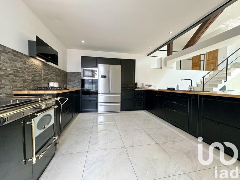 Appartement - 213 m² - 6 pièces