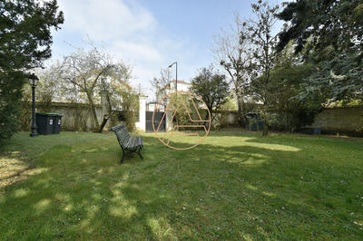 Maison - 203 m² - 9 pièces