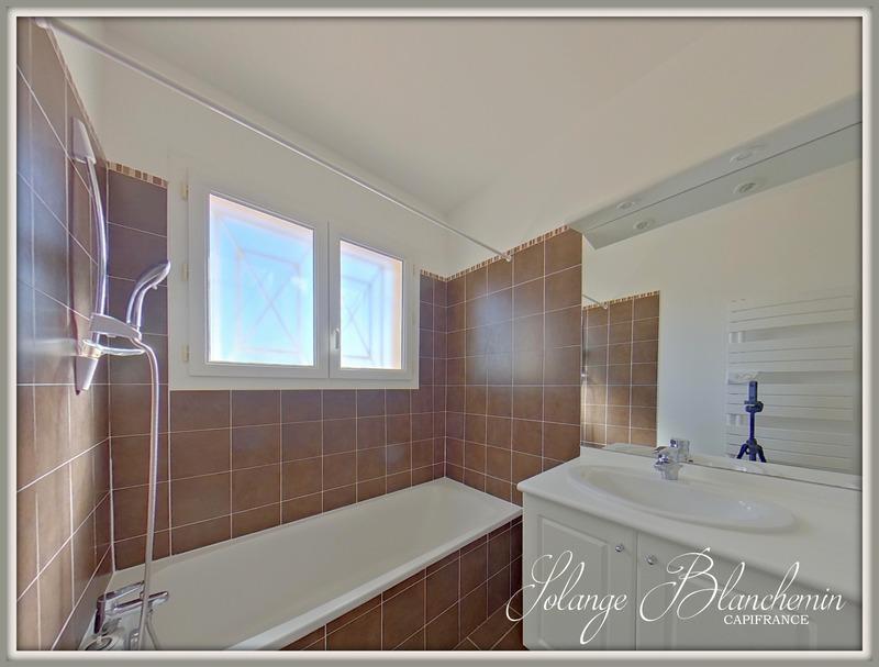 Maison - 110 m² - 4 pièces