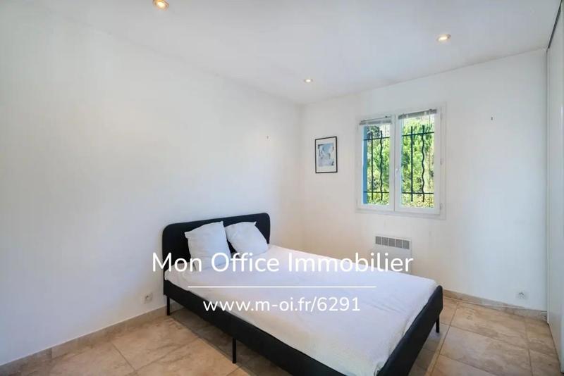 Maison - 220 m² - 6 pièces