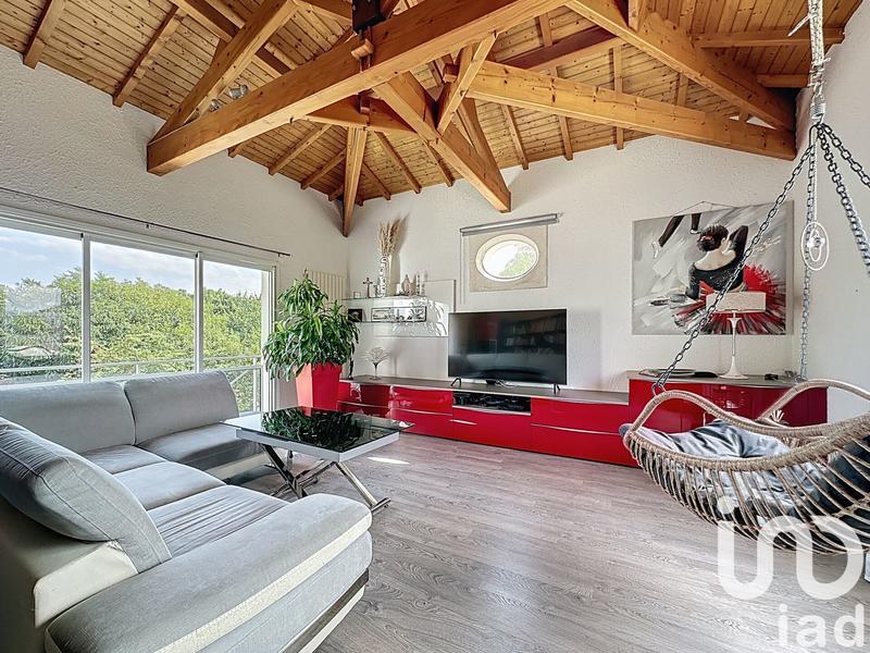 Maison - 200 m² - 9 pièces