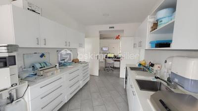 Local commercial - 110 m² - 5 pièces