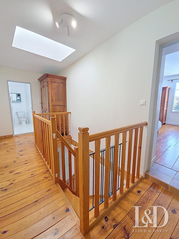 Maison - 376 m² - 15 pièces