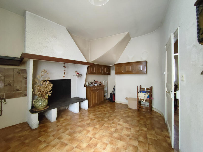 Maison - 215 m² - 9 pièces