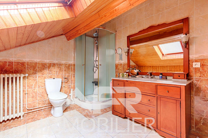 Maison - 300 m² - 8 pièces