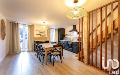 Maison - 250 m² - 12 pièces