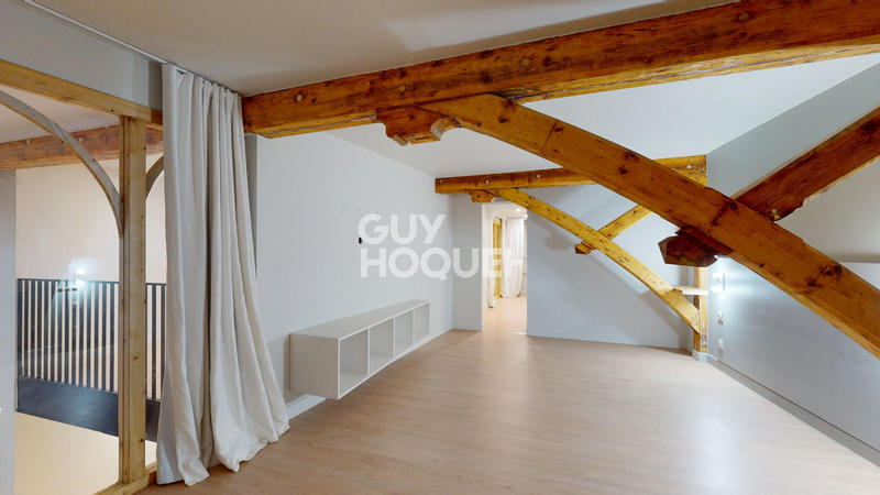 Appartement - 249 m² - 5 pièces