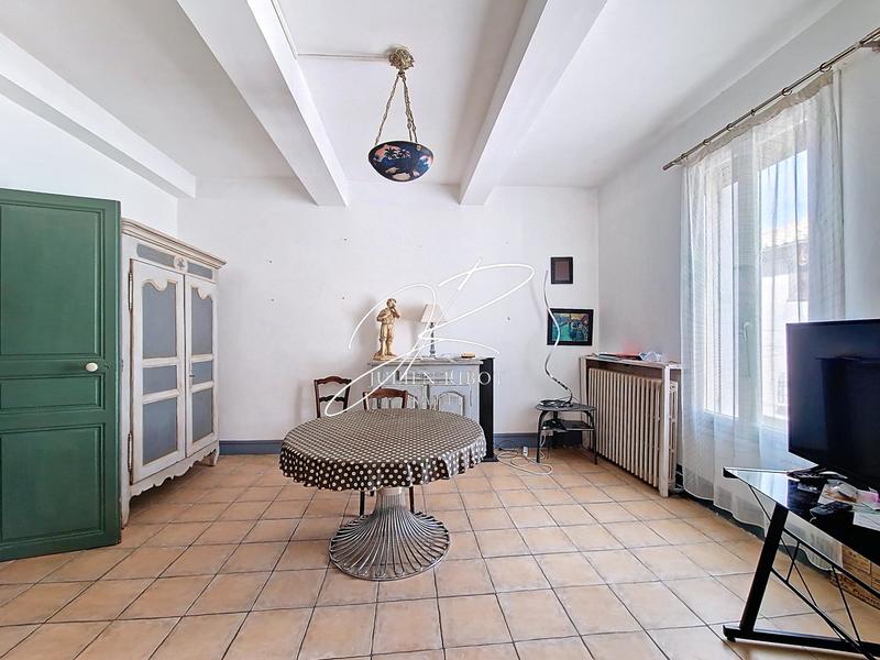 Maison - 238 m² - 8 pièces