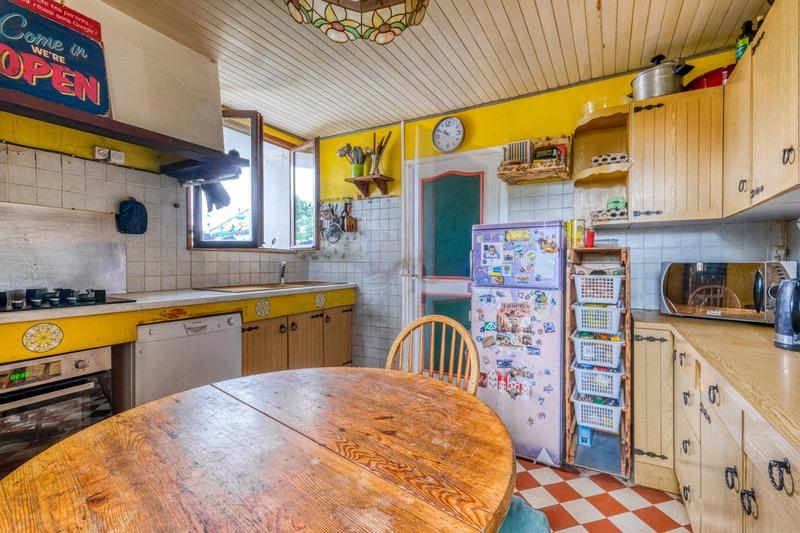 Maison - 261 m² - 10 pièces