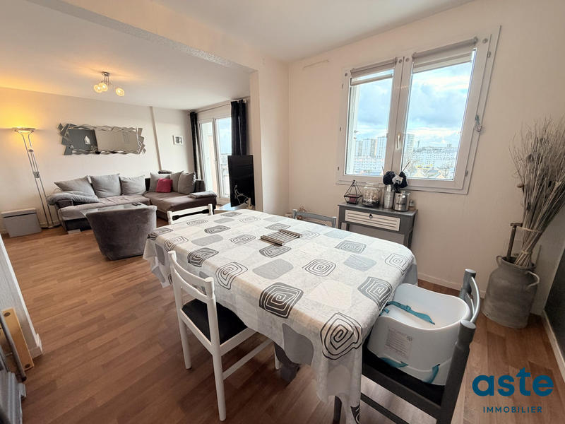 Appartement - 80 m² - 4 pièces