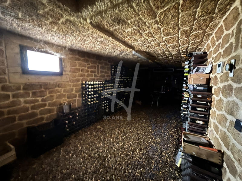 Maison - 300 m² - 6 pièces