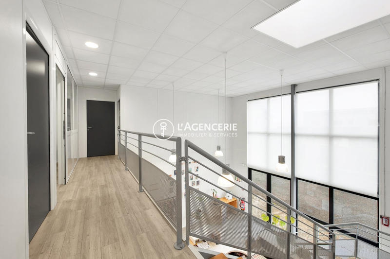 Local d'activités - 2 618 m²