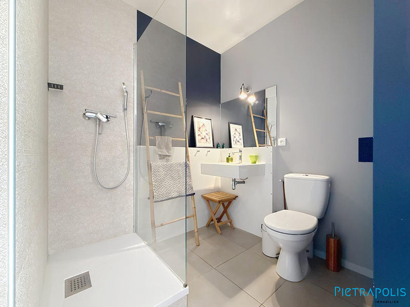 Maison - 200 m² - 5 pièces