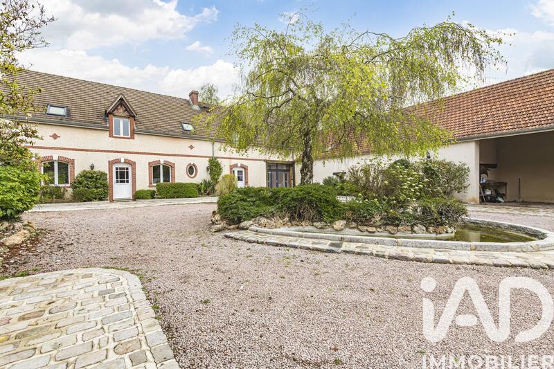 Maison - 538 m² - 8 pièces