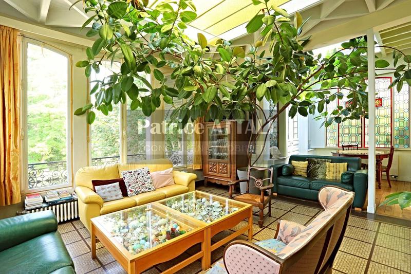 Maison - 420 m² - 12 pièces