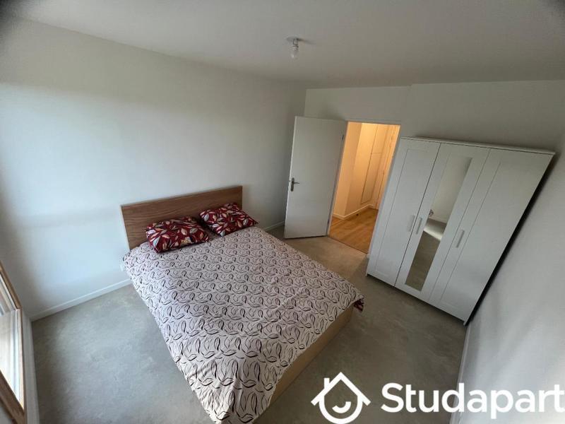 Chambre - 13 m² - 1 pièce