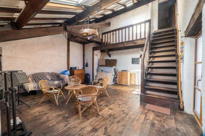 Appartement - 218 m² - 7 pièces