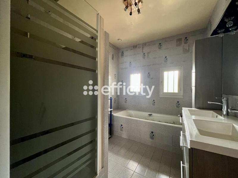 Maison - 830 m² - 14 pièces