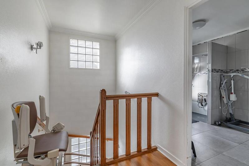 Maison - 137 m² - 6 pièces