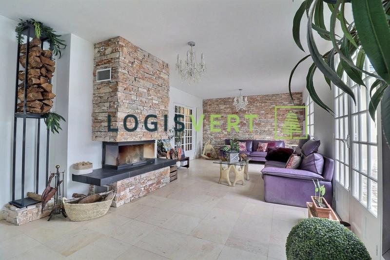 Maison - 236 m² - 8 pièces