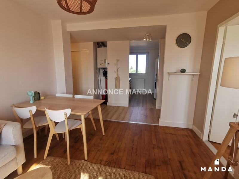 Chambre - 10 m² - 4 pièces