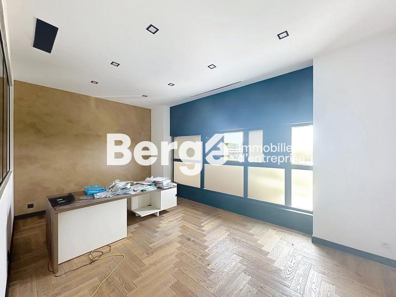Entrepôt - 759 m²