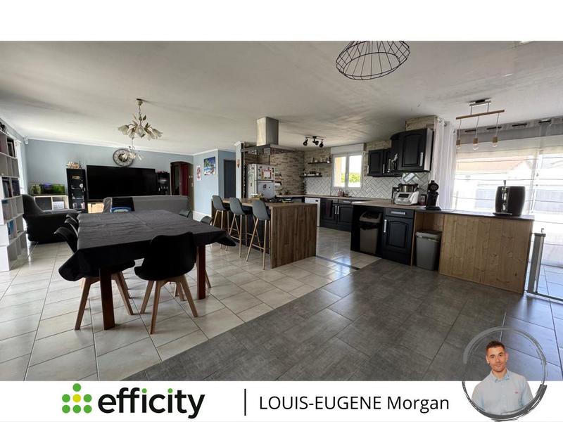 Pavillon - 158 m² - 8 pièces