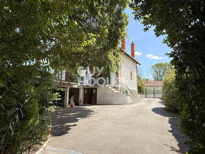 Maison - 138 m² - 5 pièces