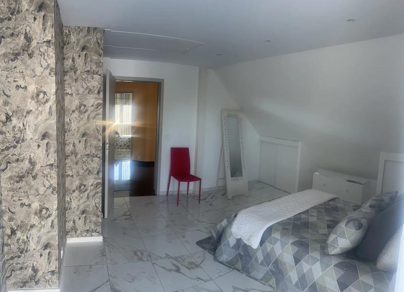 Maison - 266 m² - 7 pièces