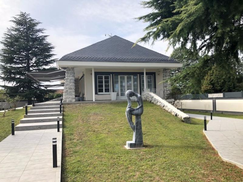 Maison - 300 m² - 12 pièces